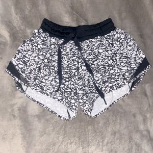 LULULEMON Hotty Hot Shorts